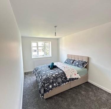 New 4-Bedroom Family Home with Free Parking