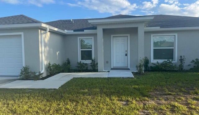 New 4-Bedroom Home – Perfect for Your Stay!