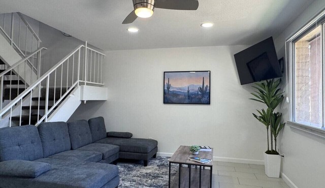 New 4 Bedroom - Walk to Old Town + Pool + Sleeps 12