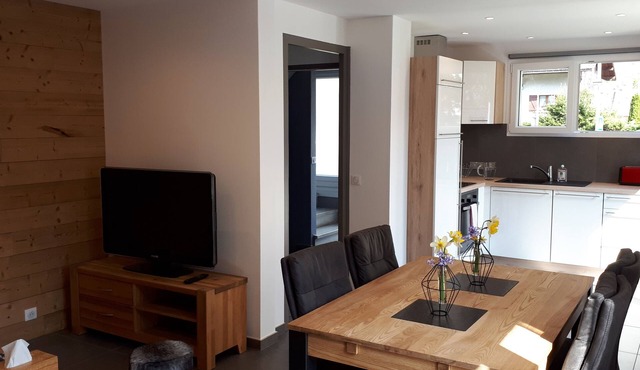 New 4 * Cozy apartment in house between Lake Annecy & Stations des Aravis