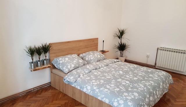 New 4BR, 130m2 ground floor, super central, quiet