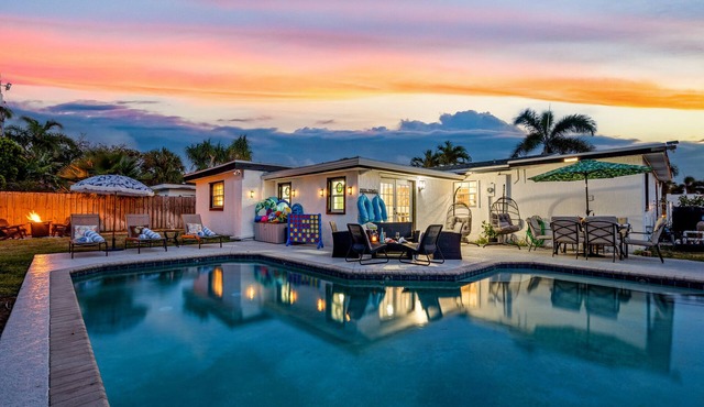 NEW 4BR by the BEACH - with Heated pool - Arcade GAMES