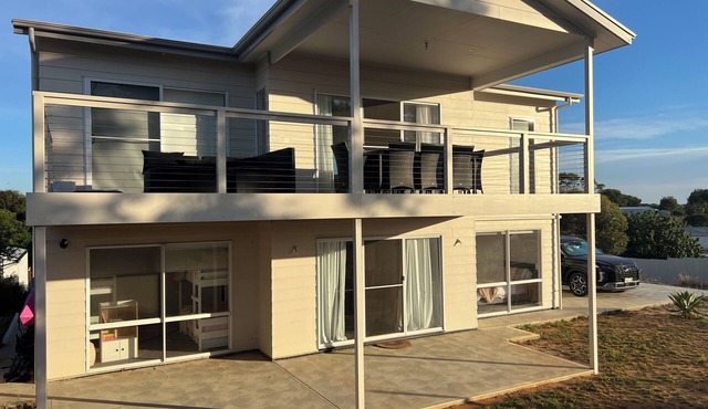 New 4BR house in Clayton Bay