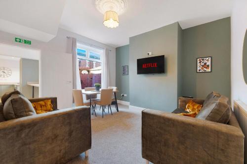 New! 4BR in Raby Gardens