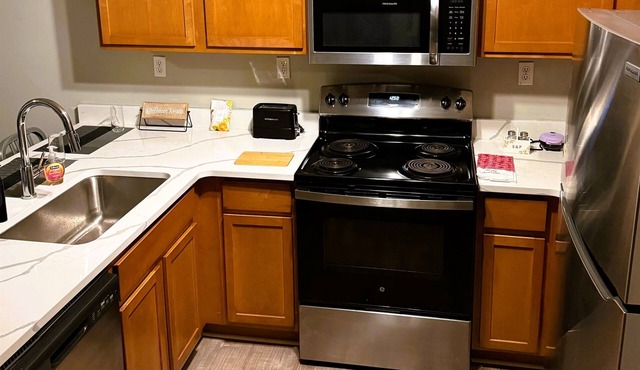 * NEW * 4BR Retreat | Heart of Campus w/Parking