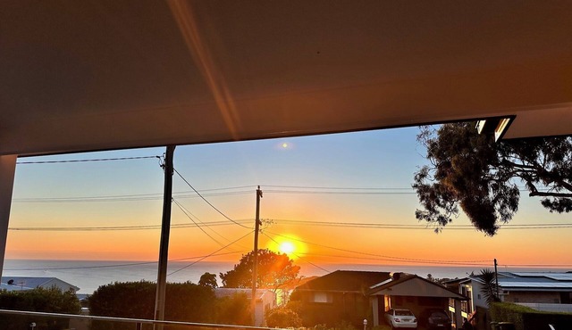 New 5 Bed Terrigal Home with Ocean Views, Pool, and Games Room. 700m to Beach.