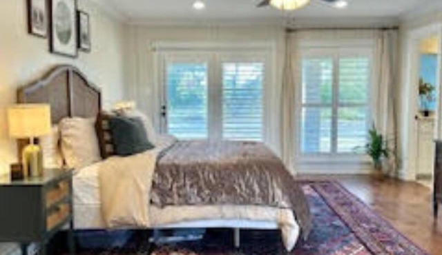 NEW! 5-bedroom holiday home on 5+ acres minutes from city life