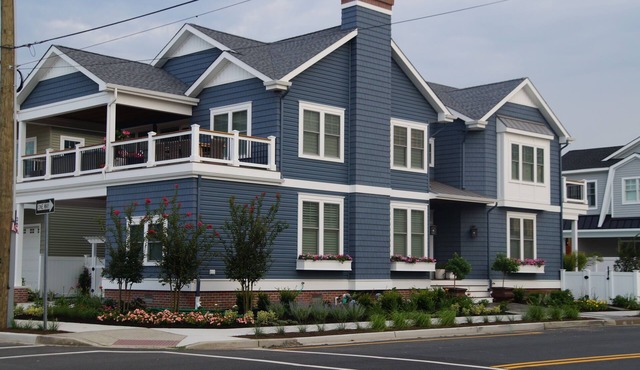 New 5 Bedroom Single Family Luxury w/Pool in The Crest