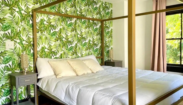 New! 5 Luxury Bath home w/modern Chef's Kitchen