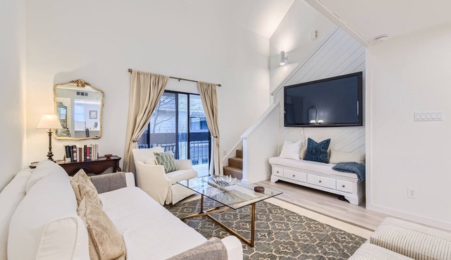 New! 5 mins to Dt | 30 day Rental | Tarrytown!