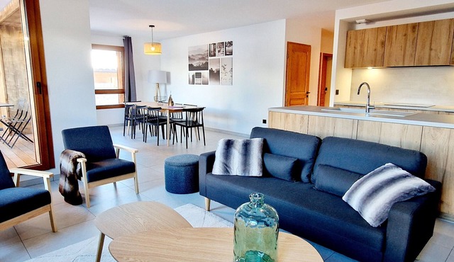 New 5-room Apartment 20m from slopes with double garage