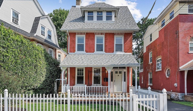 ✪ NEW 5 Star: King,Parking,AC,Train,Uni+Hospital ✪