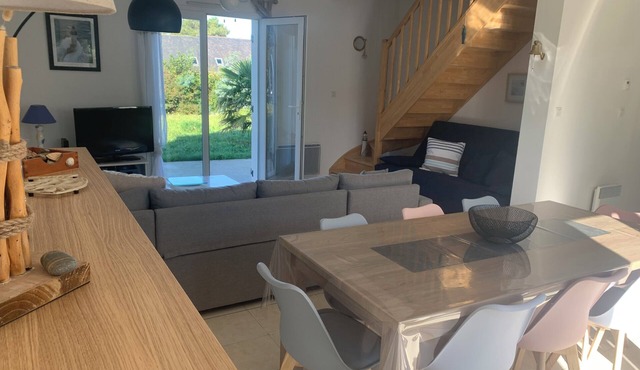 NEW. 500 M from a lovely beach (swimming at 26°, sea view)