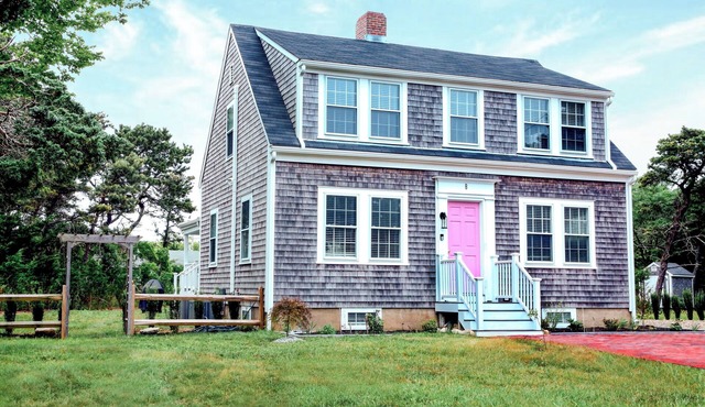New 5BR/5BA Nantucket Retreat with AC, Wi-Fi, and Beach amenities
