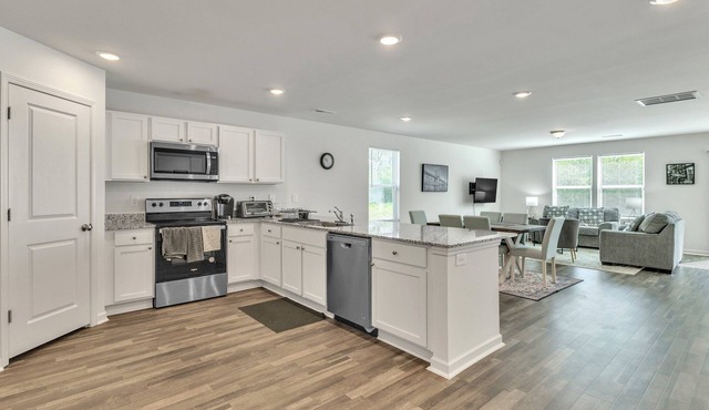 NEW! 5BR Pet Friendly Retreat with Garage Parking