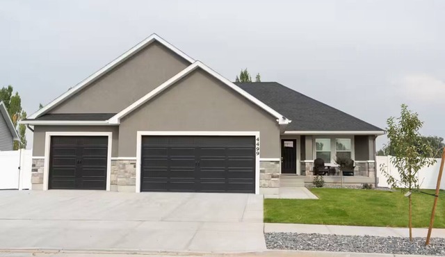 New 6 Bed/3Bath Spacious Home in Idaho Falls. Family Friendly, Sleeps 16+.
