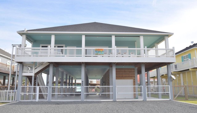 New~ 6 Bedroom 5 bath ~ Pool and Spa ~ Beach Views~ Direct Beach Access