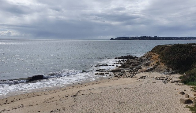 New 60m2 type 3 apartment with sea view 150m from the beach