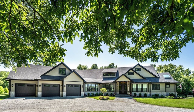 NEW 6BR/6BA Home Minutes from Maxinkuckee Lake!