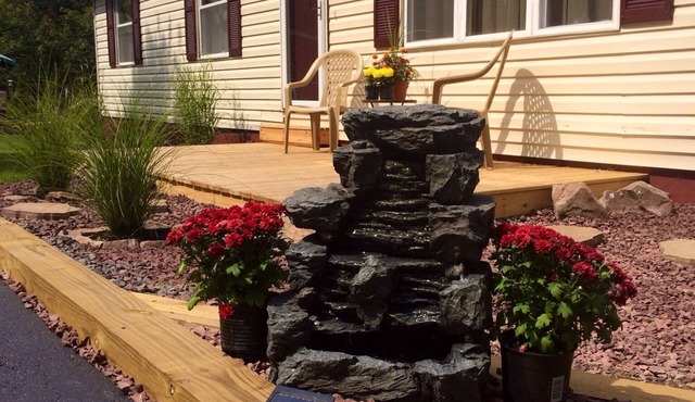 New 7 Person Hot Tub & HUGE Game room. Beautiful terrazzo Counter and bar top.