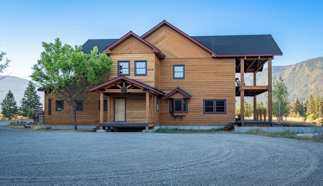 NEW 7500 sf, 5BR/7BA/Basement within walking distance to the Clark Fork river.