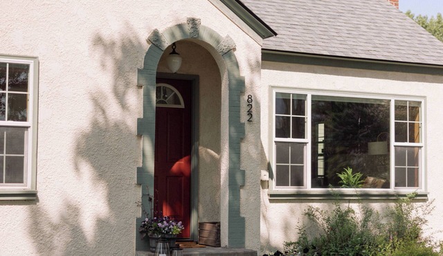 NEW! Abbott Creek Cottage: 2B/1B charmer 15 minutes from Glacier, great location