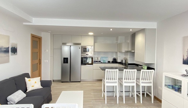 New, accessible apartment with pool !