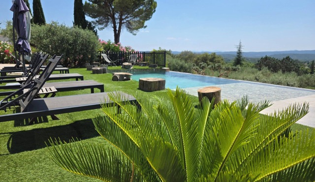 NEW accommodation, panoramic view, overflowing swimming pool, beautiful village