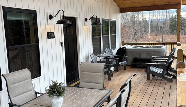NEW ADK Escape w/hot tub on trails, pet friendly!