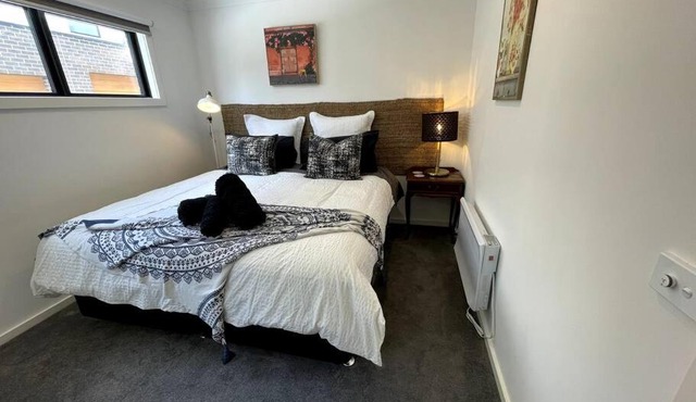 New & adorable unit close to the beach