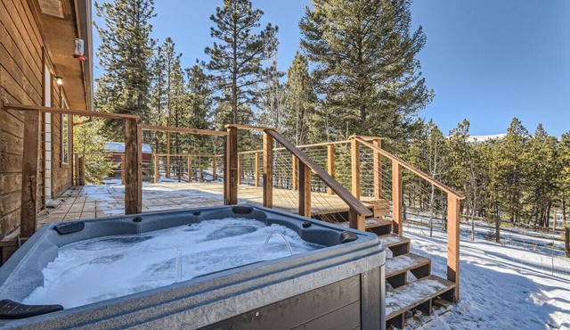 NEW! Adventure Base: 3BR Cabin, Trails & Fast Wi-Fi