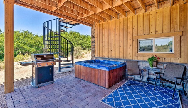 NEW! All-Seasons Kamas Escape: Hot Tub + Mtn View!