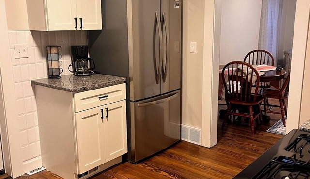 NEW Amazing 3-bedroom 2 bath house in Kirtland Sleeps 8- RV/Camper/Boat Parking