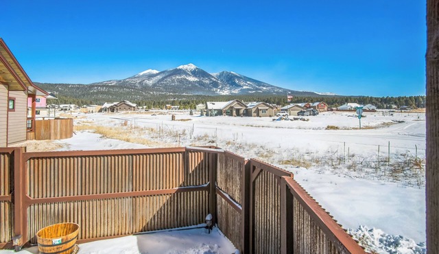 New, Amazing, Cozy, Jacuzzi, Mountain Views, Minutes 2 Downtown, Snow Bowl