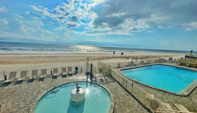 NEW Amazing Ocean View Studio in Daytona Beach!