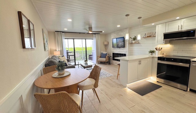New Amazing Villa on water in charming Captiva