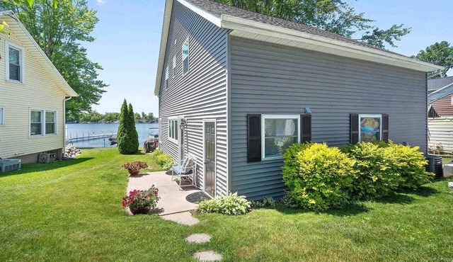New - Anchor Inn, a Charming Lake Cottage @ Webster Lake