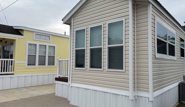 New and Amazing Tiny House in Kissimmee, FL only 20 minutes to Disney/Universal