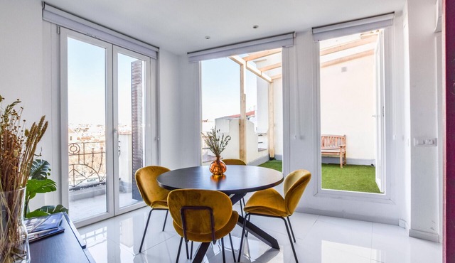 New and bright apartment with terrace Gl1