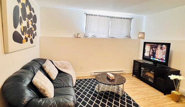 New and Modern Suite in Bristol Riverview