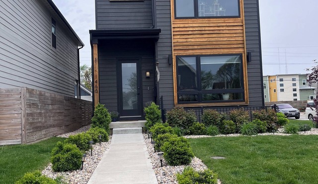 New and spacious Gem close to Pacers & Colts, Spacious Suite fountain square