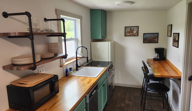 New and Wonderfully Equipped Comfy Cottage - 9 Miles from West Glacier