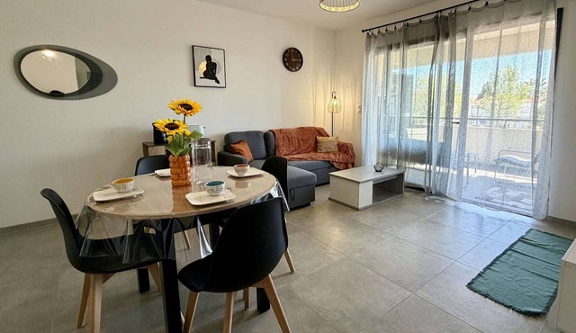 New apartment, AC, parking - 2 guests