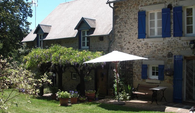 New apartment in country house with terrace and garden