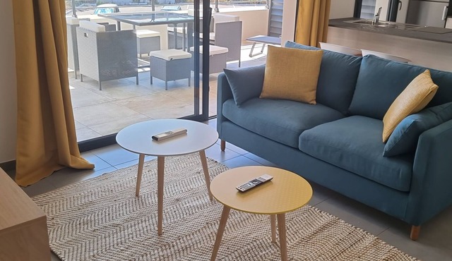 New Apartment 2 bedrooms near port and old town