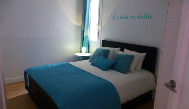 New apartment, 6 pers, free WiFi, Sagrada Familia