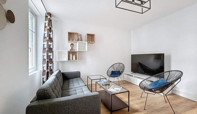 New apartment, 4 Bedrooms, Spacious TV-WIFI