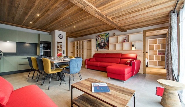 New apartment in resort center - sleeps 8/9