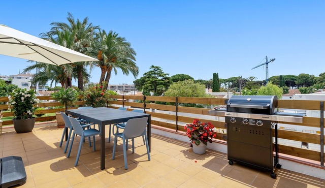 New Apartment "La Terrassa" with Sea Views, Large Terrace and Wi-Fi