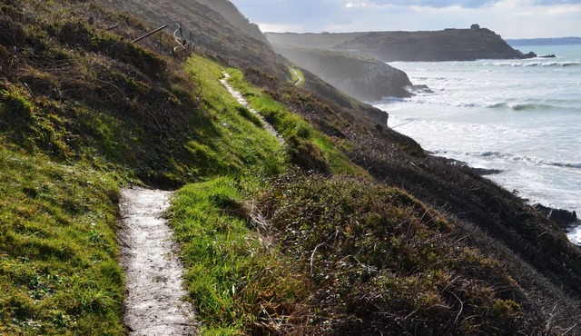 new apartment, seafront with exceptional view of the bay of douarnenez